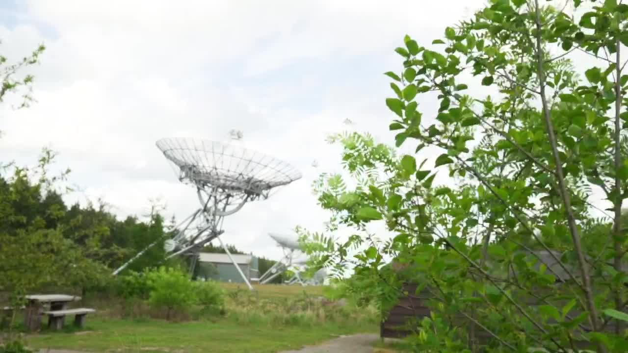 Download Stock Video Environment In A Meadow With Many Large Antennas Live Wallpaper For PC