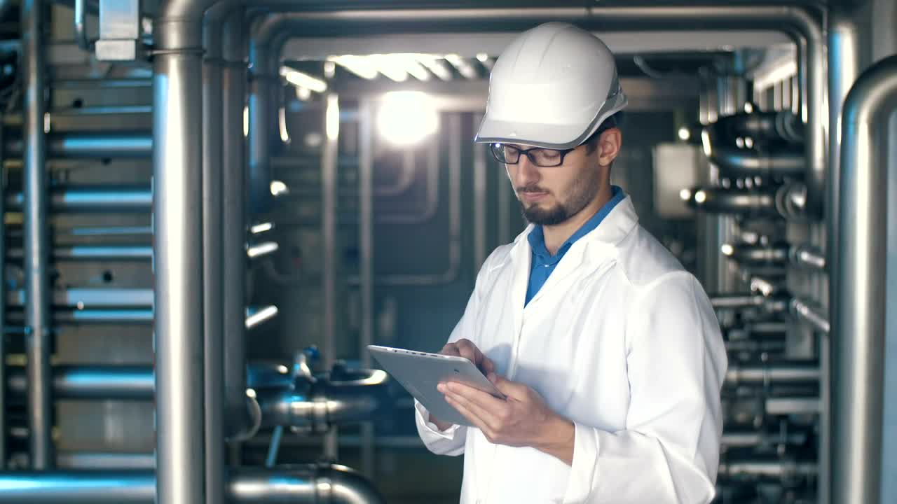 Download Stock Video Engineer Working In Industry Live Wallpaper For PC