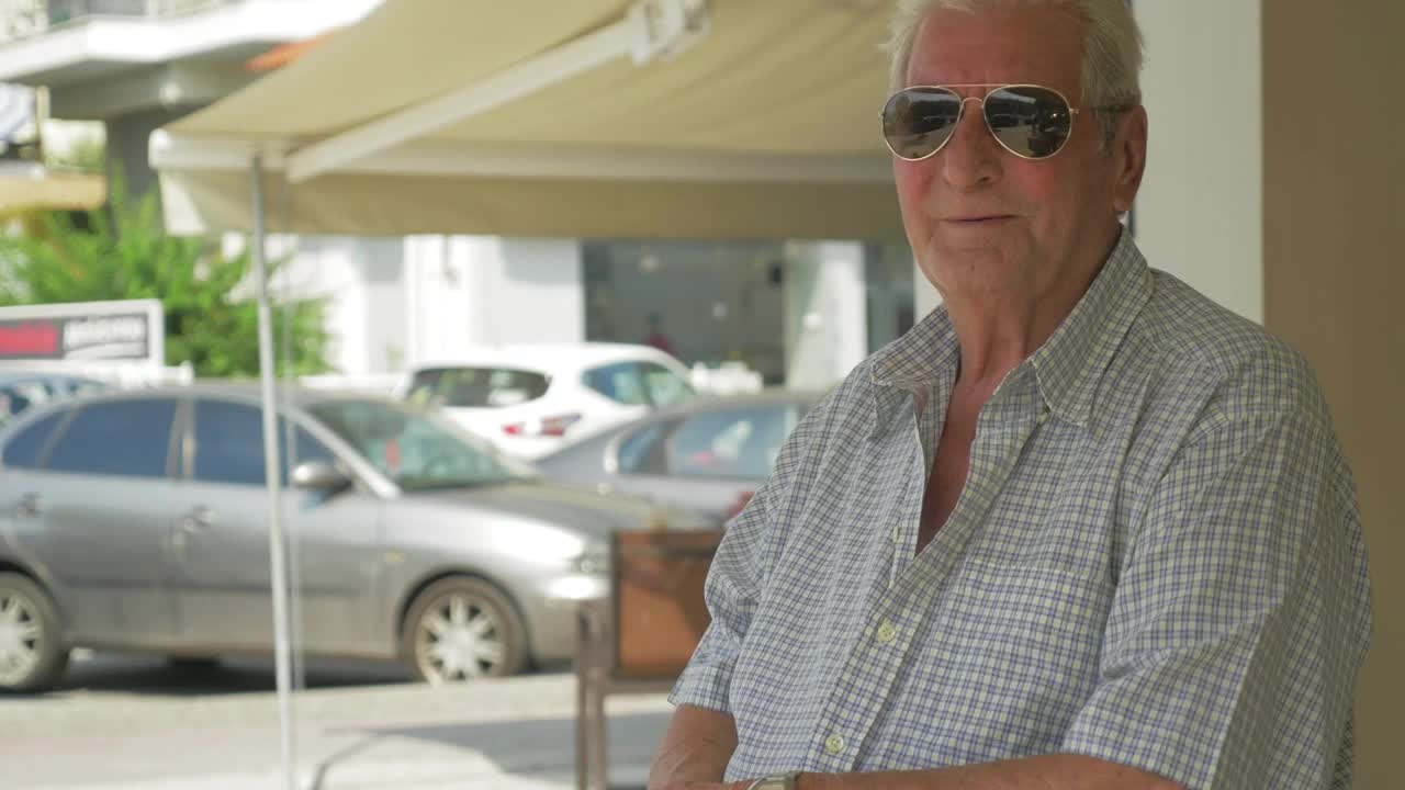 Download Stock Video Elderly Man Wearing Sunglasses Live Wallpaper For PC