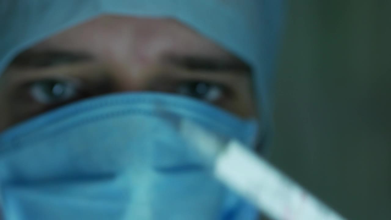 Download Stock Video Doctor Checking The Thermometer Live Wallpaper For PC