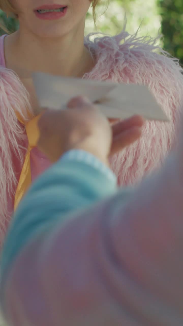 Download Stock Video Disinterested Girl Receiving A Valentines Letter Live Wallpaper For PC