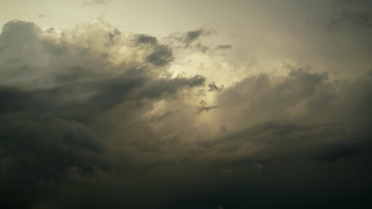 Download Stock Video Depressing Cloudy Sky Live Wallpaper For PC