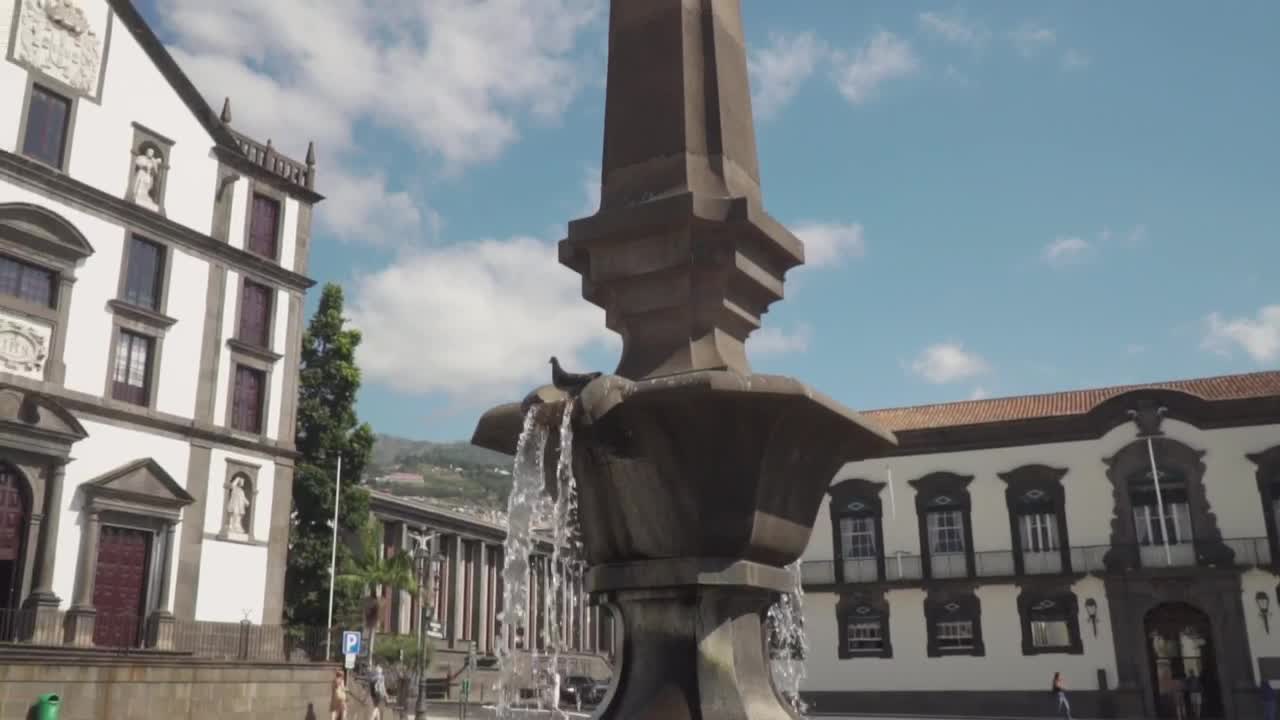 Download Stock Video Fountain In The Center Of A Town Live Wallpaper For PC