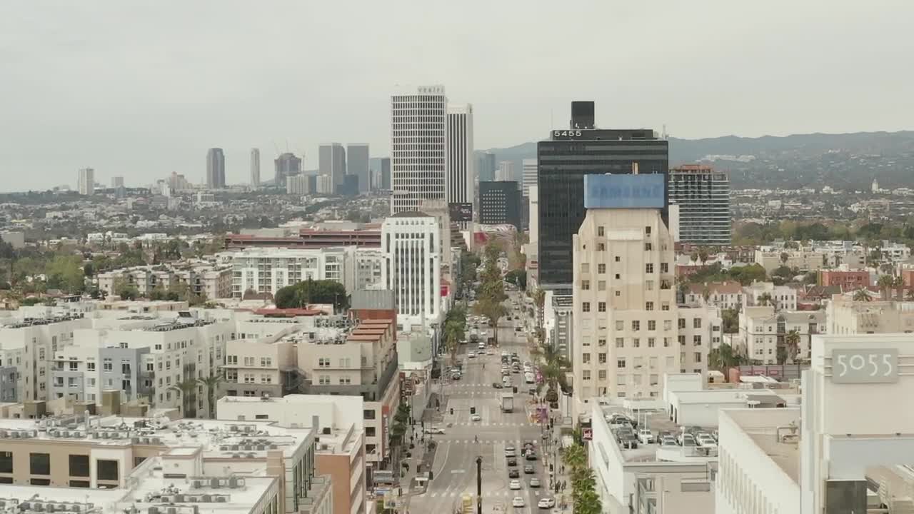 Download Stock Video Flying Through The Boulevard Of A Big City Live Wallpaper For PC