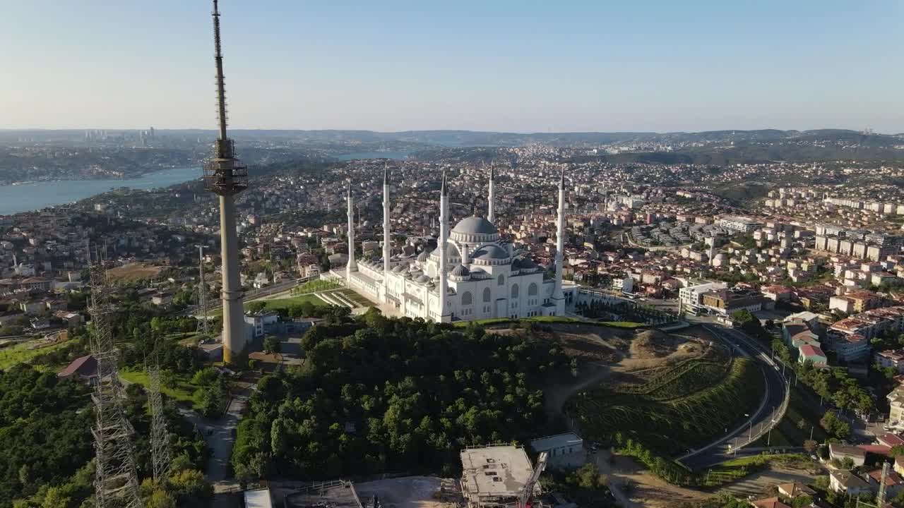 Download Stock Video Flying Over A Big City With A Mosque Live Wallpaper For PC