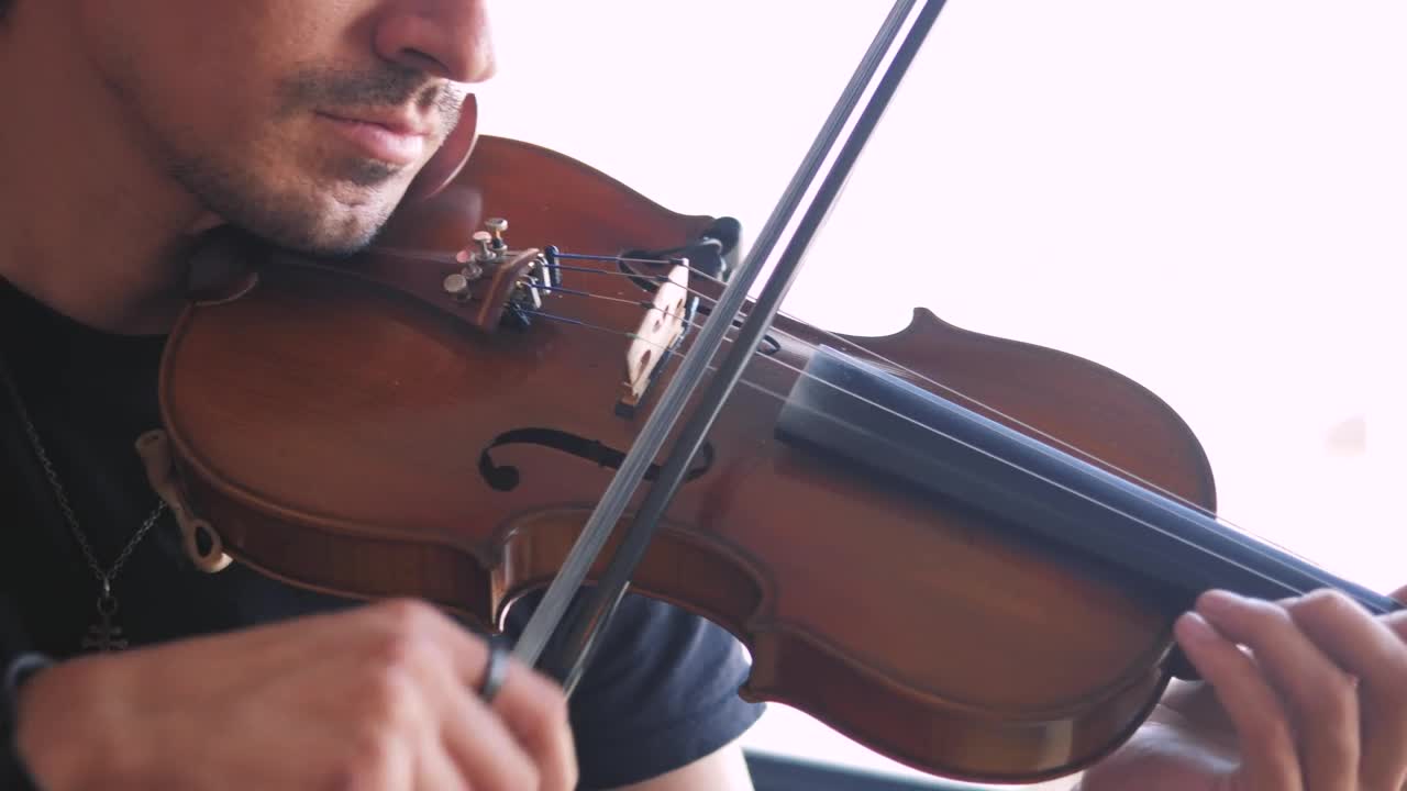 Download Stock Video Fiddler Playing A Song Live Wallpaper For PC