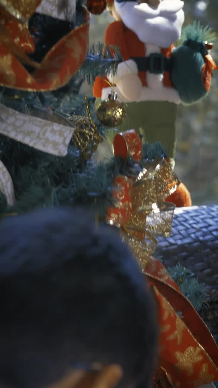 Download Stock Video Father And Daughter Sitting On The Floor At Christmas Live Wallpaper For PC