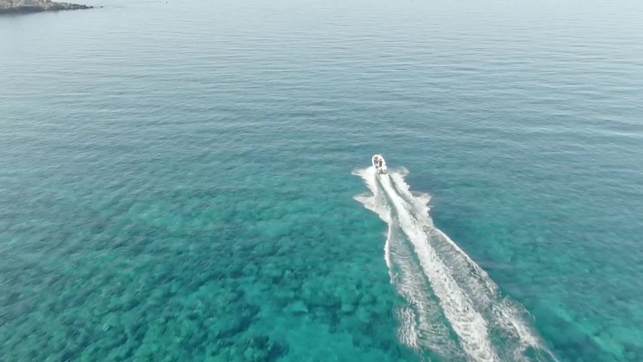 Download Stock Video Fast Boat Sailing Through The Sea Live Wallpaper For PC