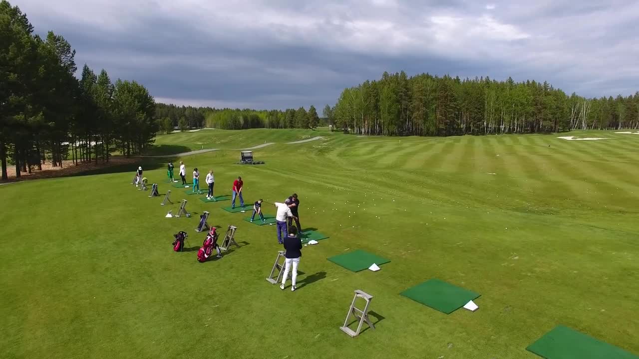 Download Stock Video Golfers In A Line Live Wallpaper For PC