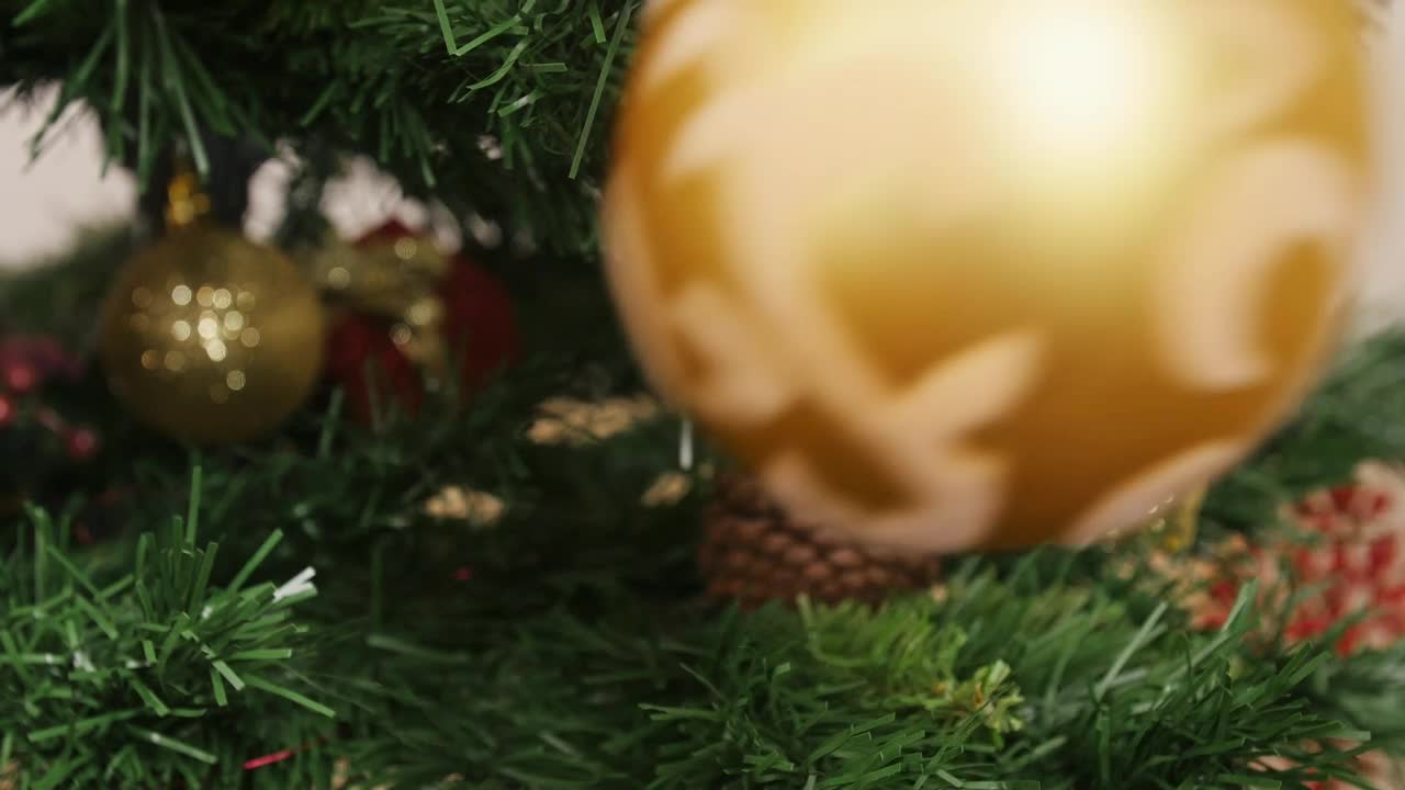 Download Stock Video Golden Ball On A Christmas Tree Live Wallpaper For PC