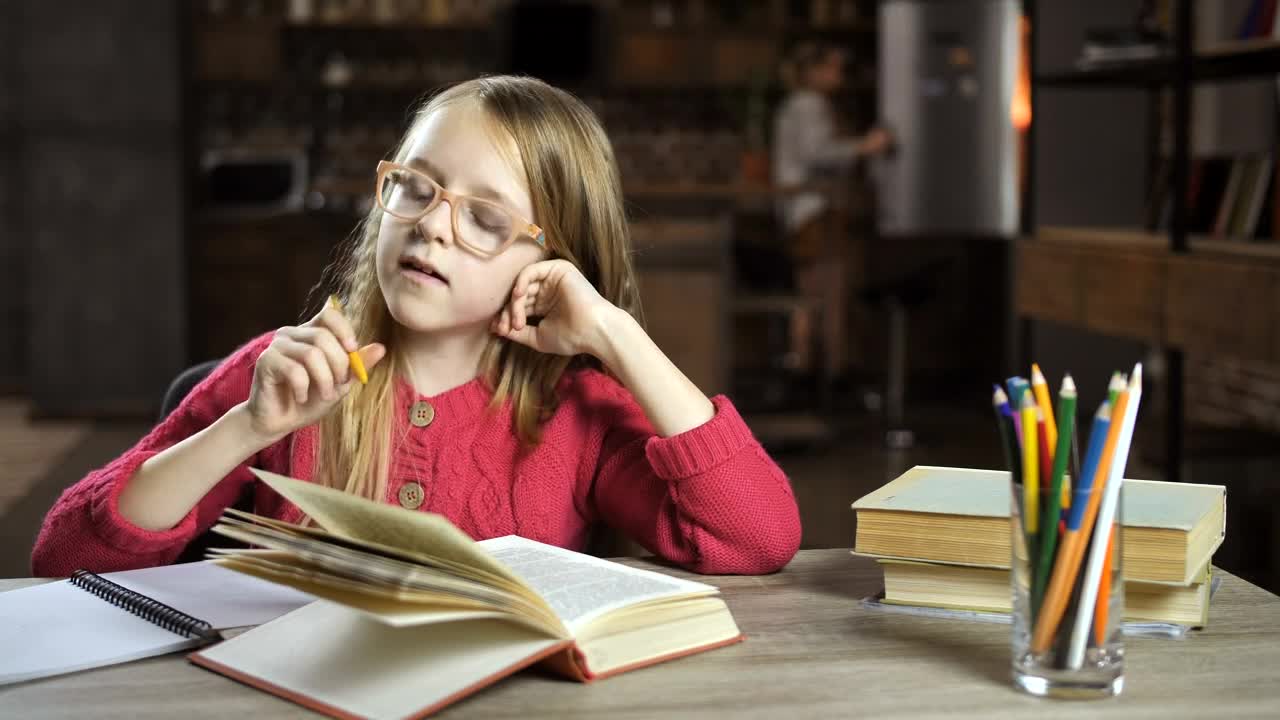 Download Stock Video Girl Thinking While Working Live Wallpaper For PC