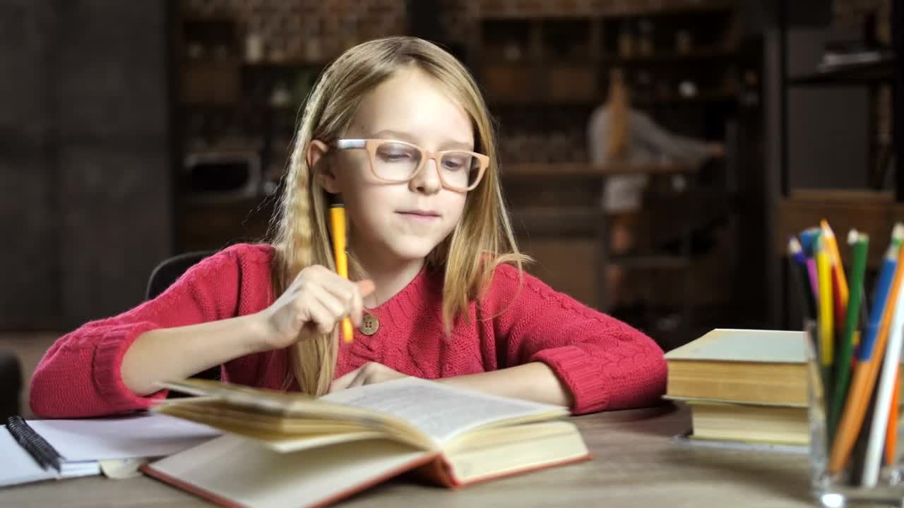 Download Stock Video Girl Reading A Book While Writing Live Wallpaper For PC