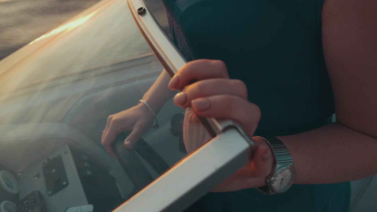 Download Stock Video Girl Driving A Small Boat Live Wallpaper For PC
