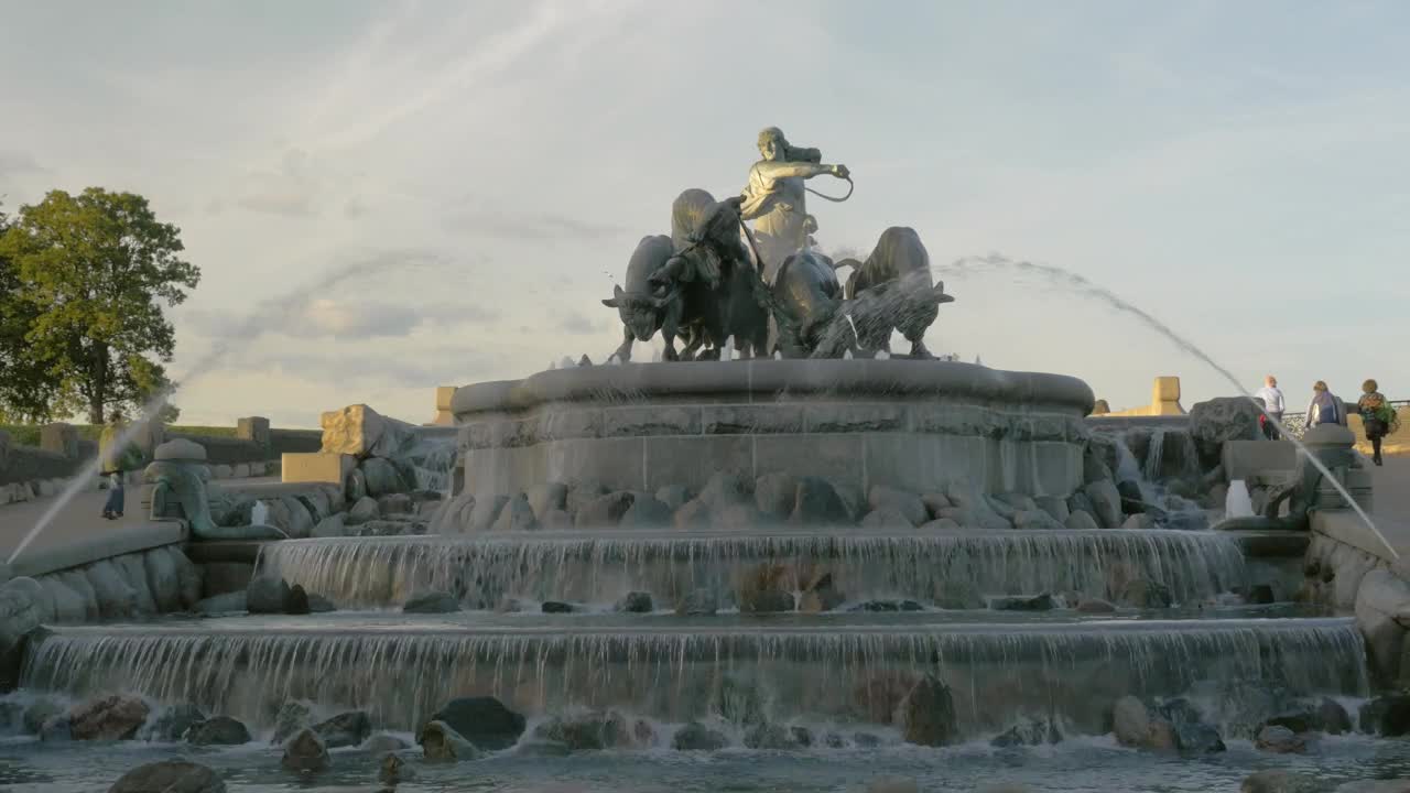 Download Stock Video Gefion Fountain And Statues Live Wallpaper For PC