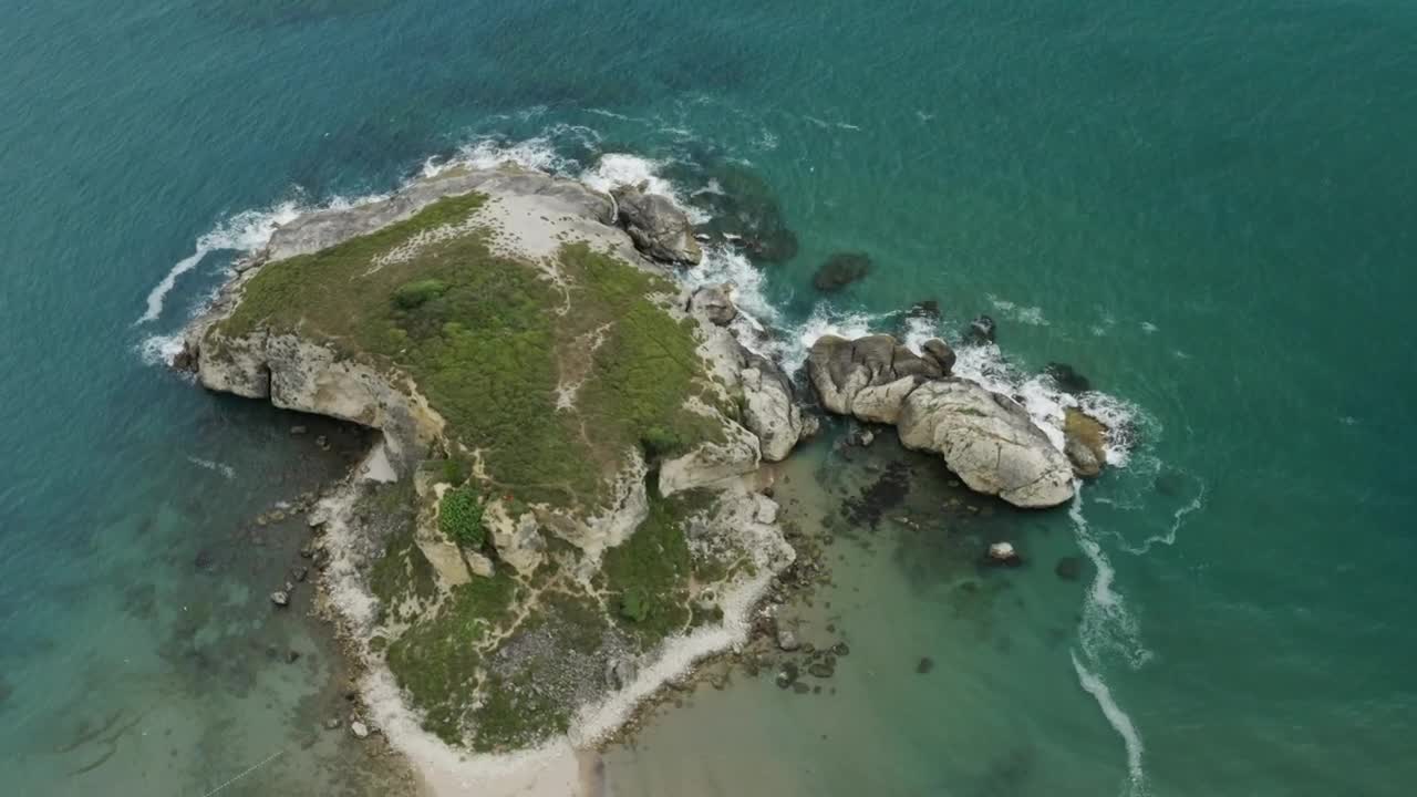 Download Stock Video Island At The Edge Of The Beach Animated Wallpaper