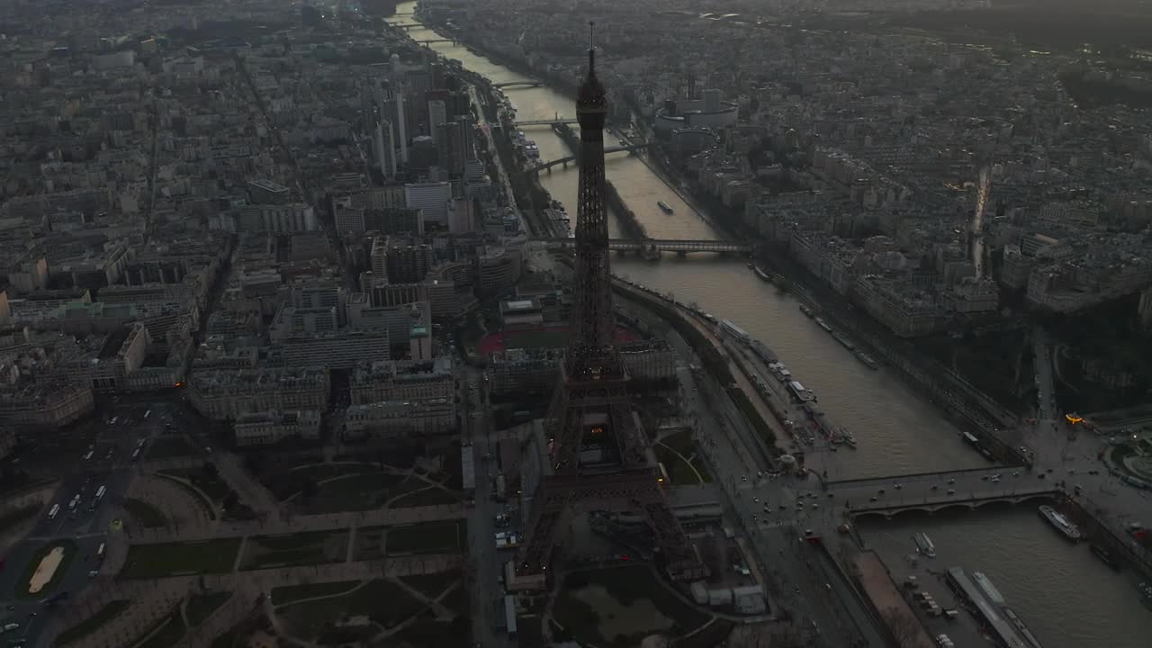Download Stock Video High View Of The Eiffel Tower And The Seine River Animated Wallpaper