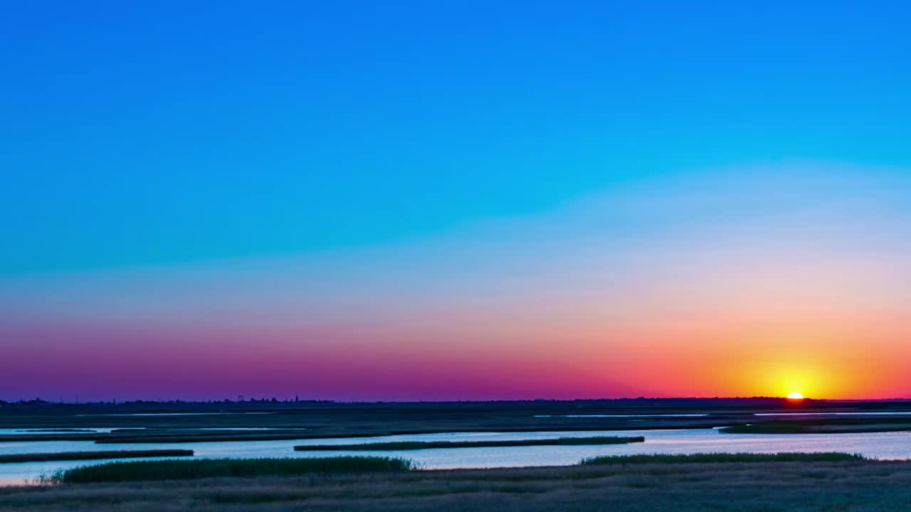 Download Stock Video Landscape At Sunrise Near A River Animated Wallpaper