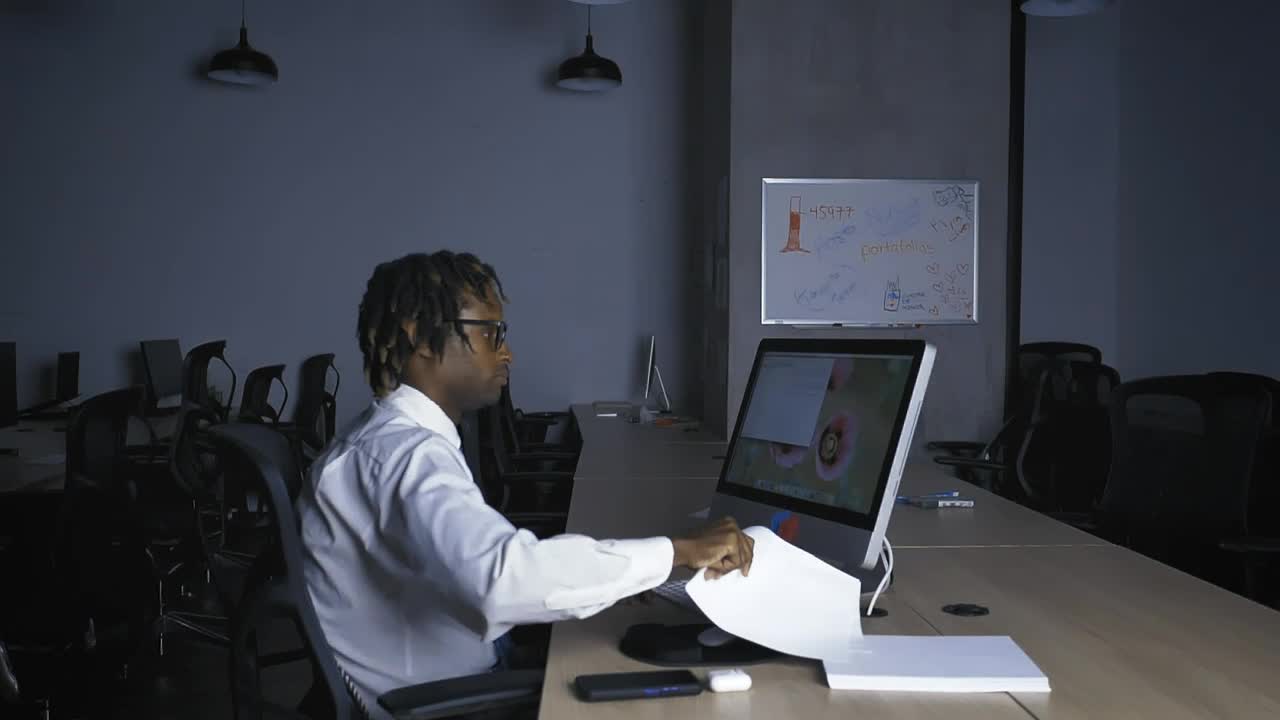 Download Stock Video Man In An Office Throwing Sheets Of Paper In The Animated Wallpaper