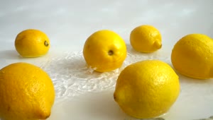 Stock Video Lemons In Water Animated Wallpaper