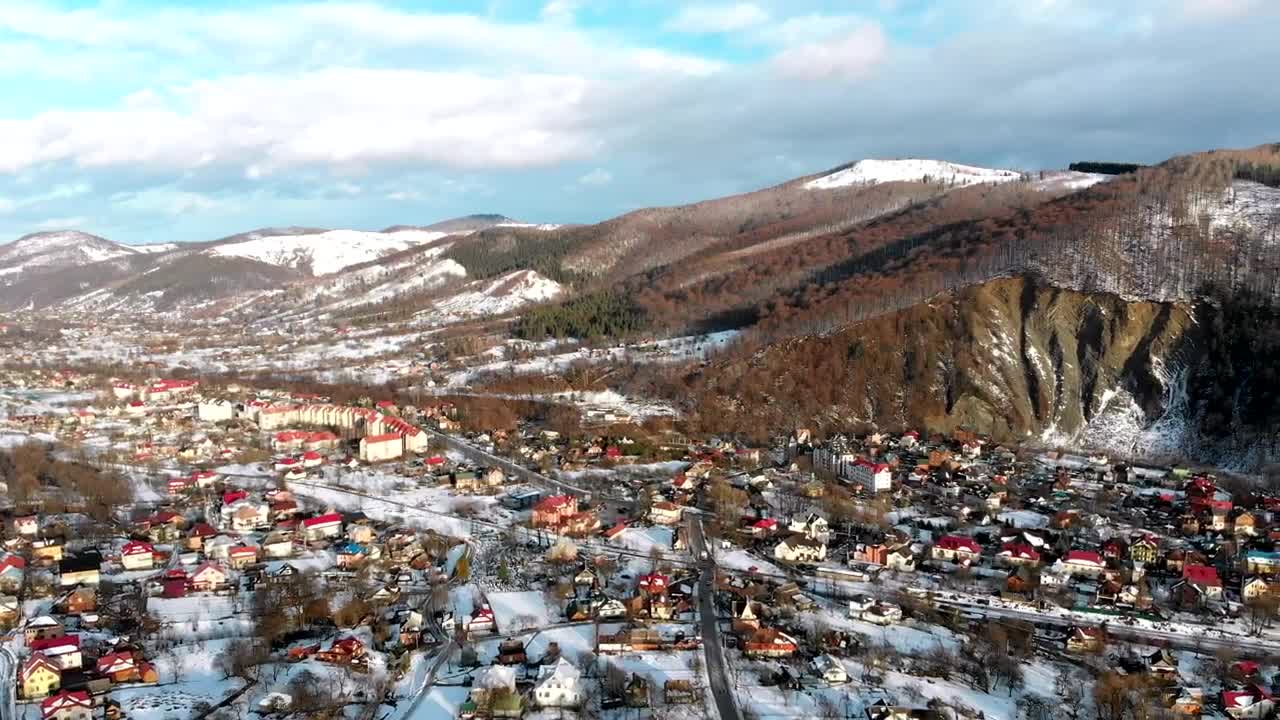 Download Stock Video Panoramic View Of A Winter Town At Daytime Live Wallpaper