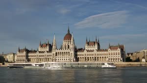 Stock Video Parliament Building And Cruise Ships Live Wallpaper