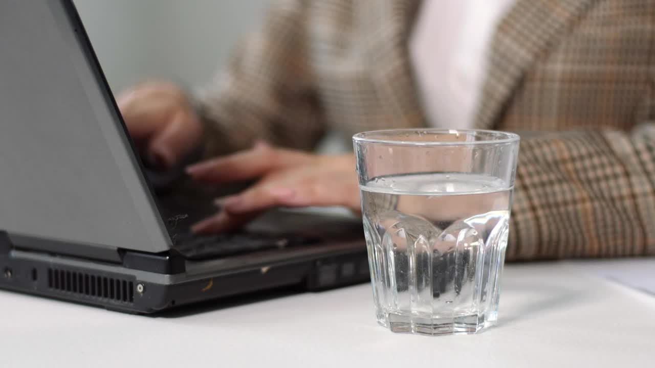 Download Video Stock Person Stressed By His Work Live Wallpaper Free