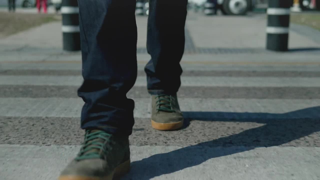 Download Video Stock Person Walking On Crosswalk Live Wallpaper Free