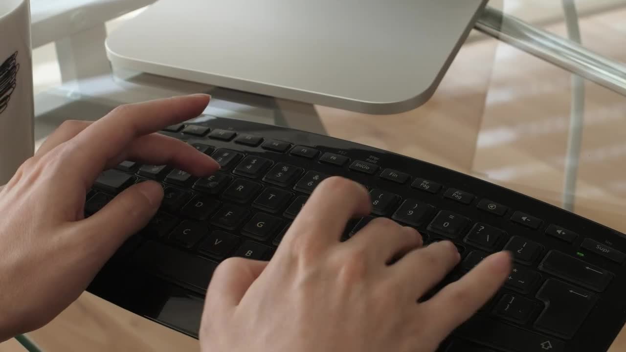 Download Video Stock Person Working At The Office Live Wallpaper Free