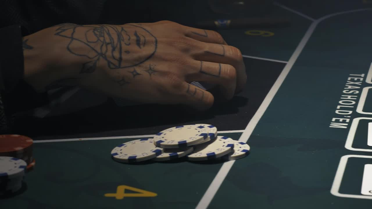 Download Video Stock Poker Board With People Playing Live Wallpaper Free