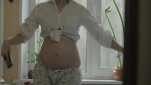 Video Stock Pregnant Woman Dancing Inside Live Wallpaper Free