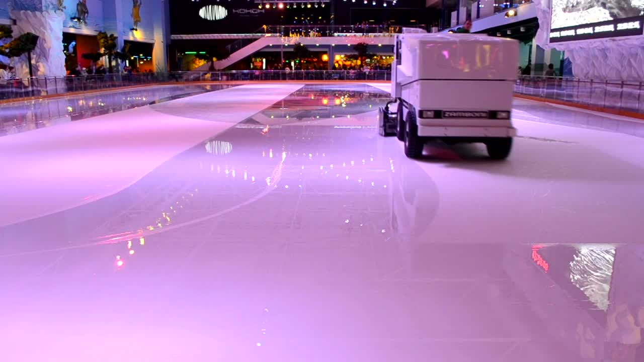 Download Video Stock Preparing A Skating Rink Live Wallpaper Free