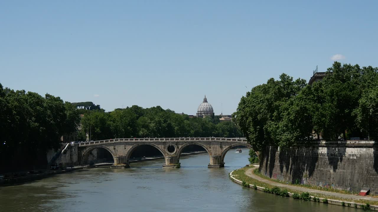 Download Free Stock Video River And Bridge In Rome Live Wallpaper