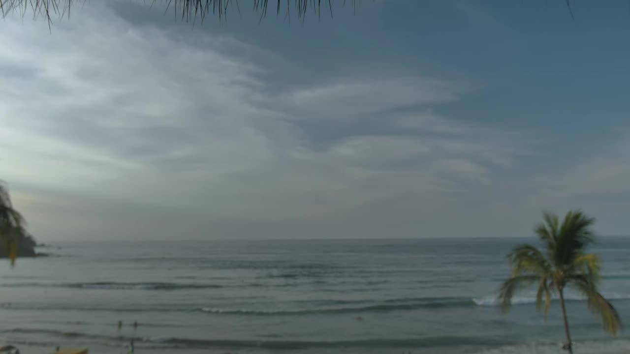 Download Free Stock Video Romantic Couple At The Beach Live Wallpaper