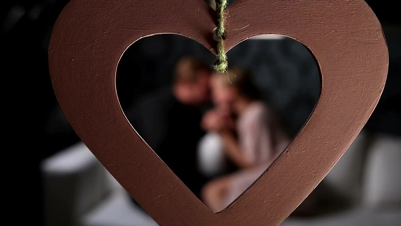 Download Free Stock Video Romantic Couple On The Sofa Live Wallpaper