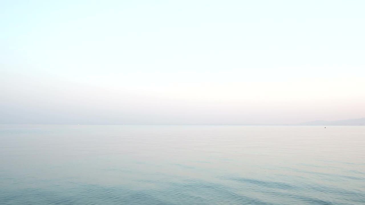 Download Free Stock Video Running Into A Cold Ocean Live Wallpaper