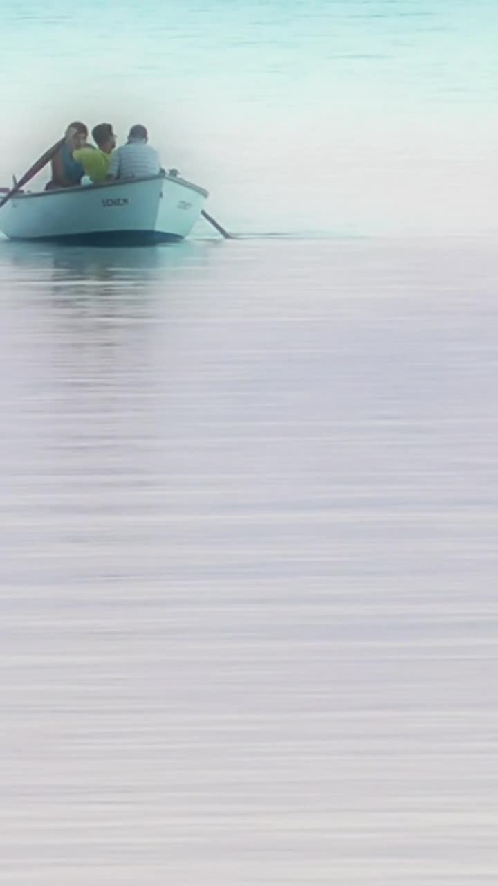 Download Free Stock Video Sailing In A Dream Live Wallpaper