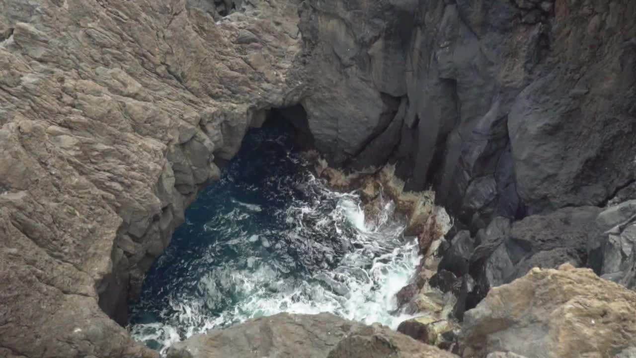 Download Free Stock Video Sea Cliff And Waves Live Wallpaper