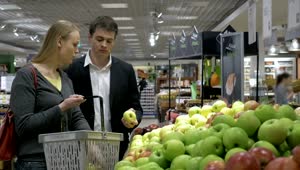 Free Stock Video Selecting Apples In The Shop Live Wallpaper