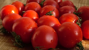 Free Stock Video Set Of Wet Tomatoes Spinning In A Close Up Shot Live Wallpaper