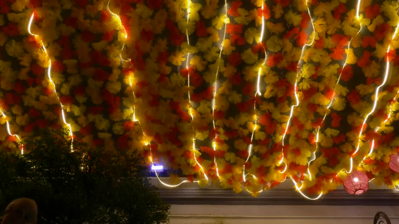 Download Free Stock Video Silhouettes Of Pedestrians During The Night Live Wallpaper