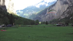 Free Video Stock Skydivers Landing Live Wallpaper