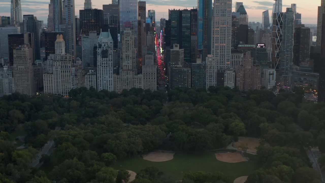 Download Free Video Stock Skyline View Of The New York City Buildings Live Wallpaper