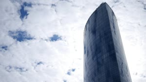 Free Video Stock Skyscraper And A Cloudy Sky Live Wallpaper