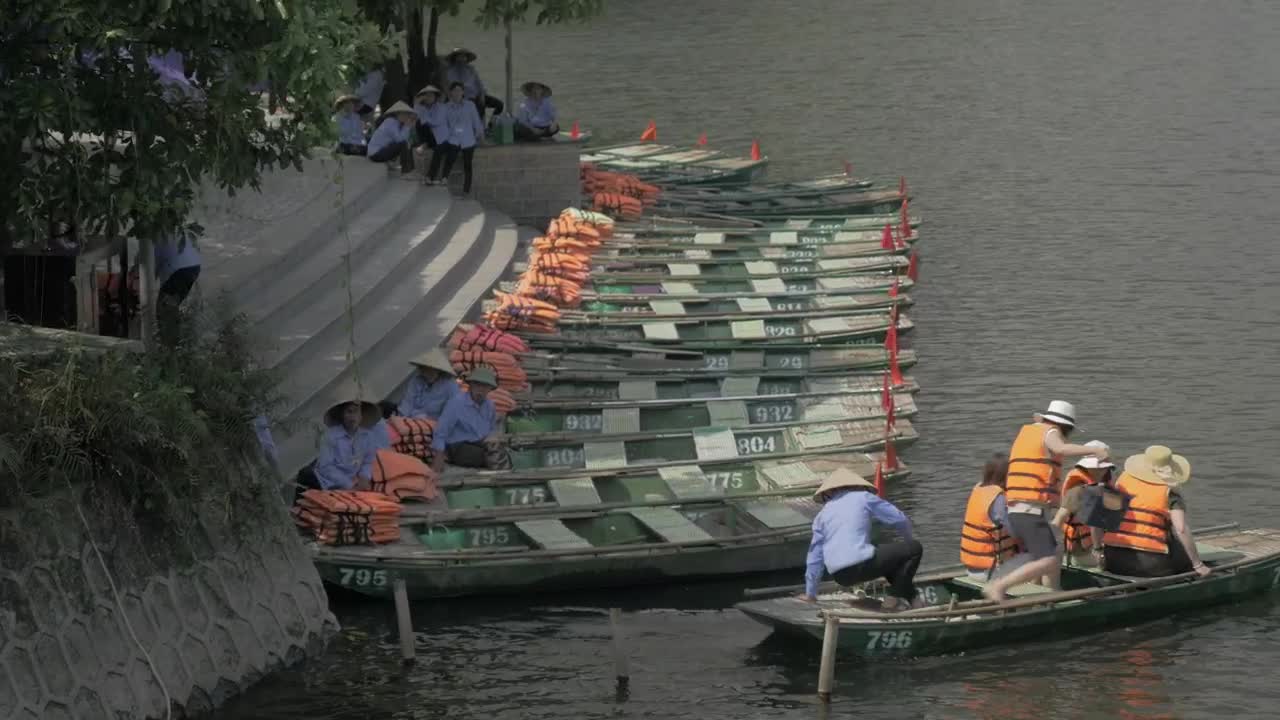 Download Free Video Stock Small Boat Heating Out With Tourists Live Wallpaper