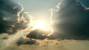 Free Video Stock Sunbeams Through Moving Clouds Live Wallpaper