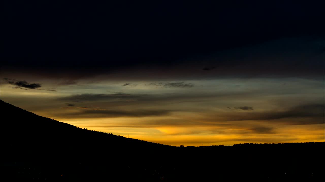 Download Free Video Stock Sunrise Hidden By The Horizon Live Wallpaper