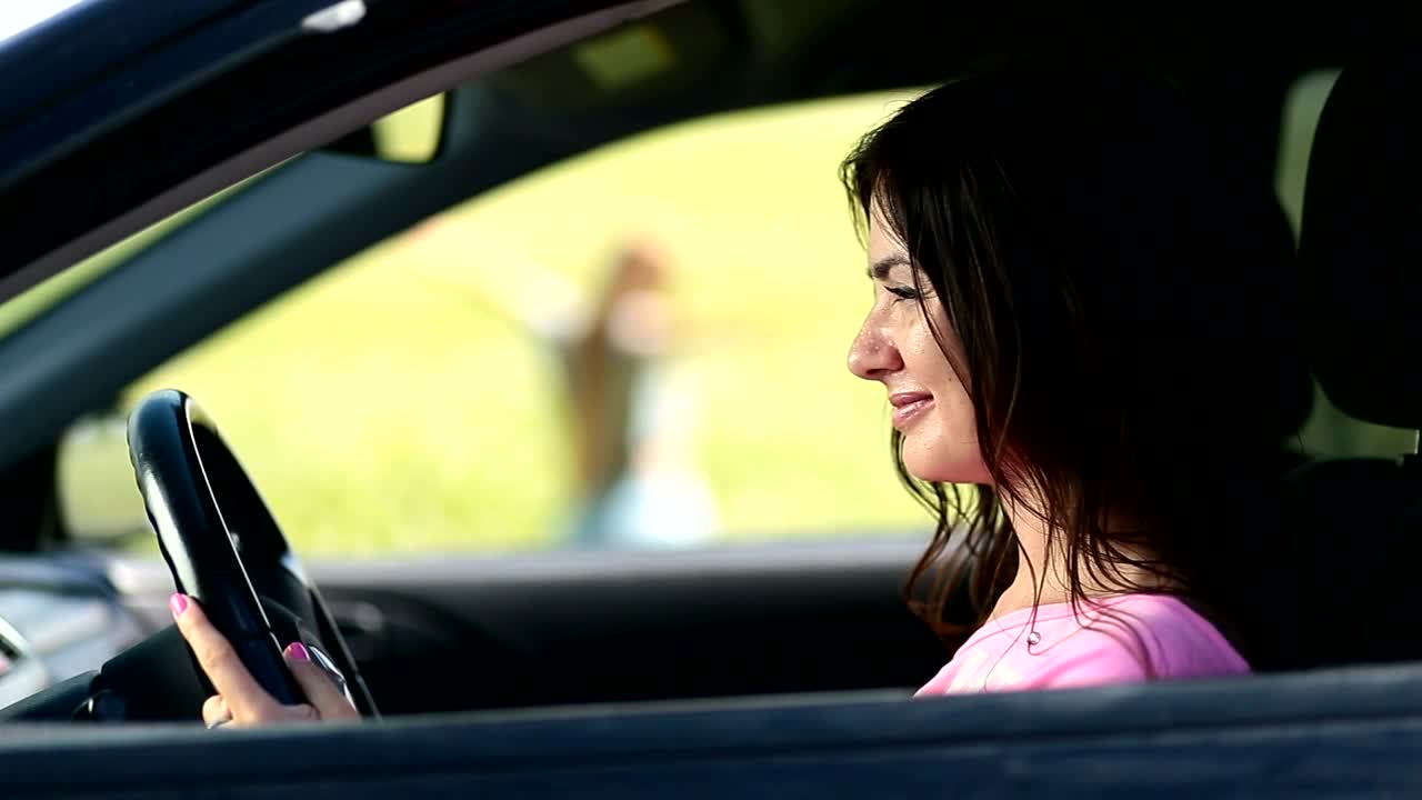 Download Free Video Stock taking a break during a road trip Live Wallpaper