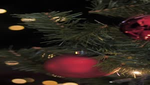 Free Video Stock the spheres of a christmas tree Live Wallpaper