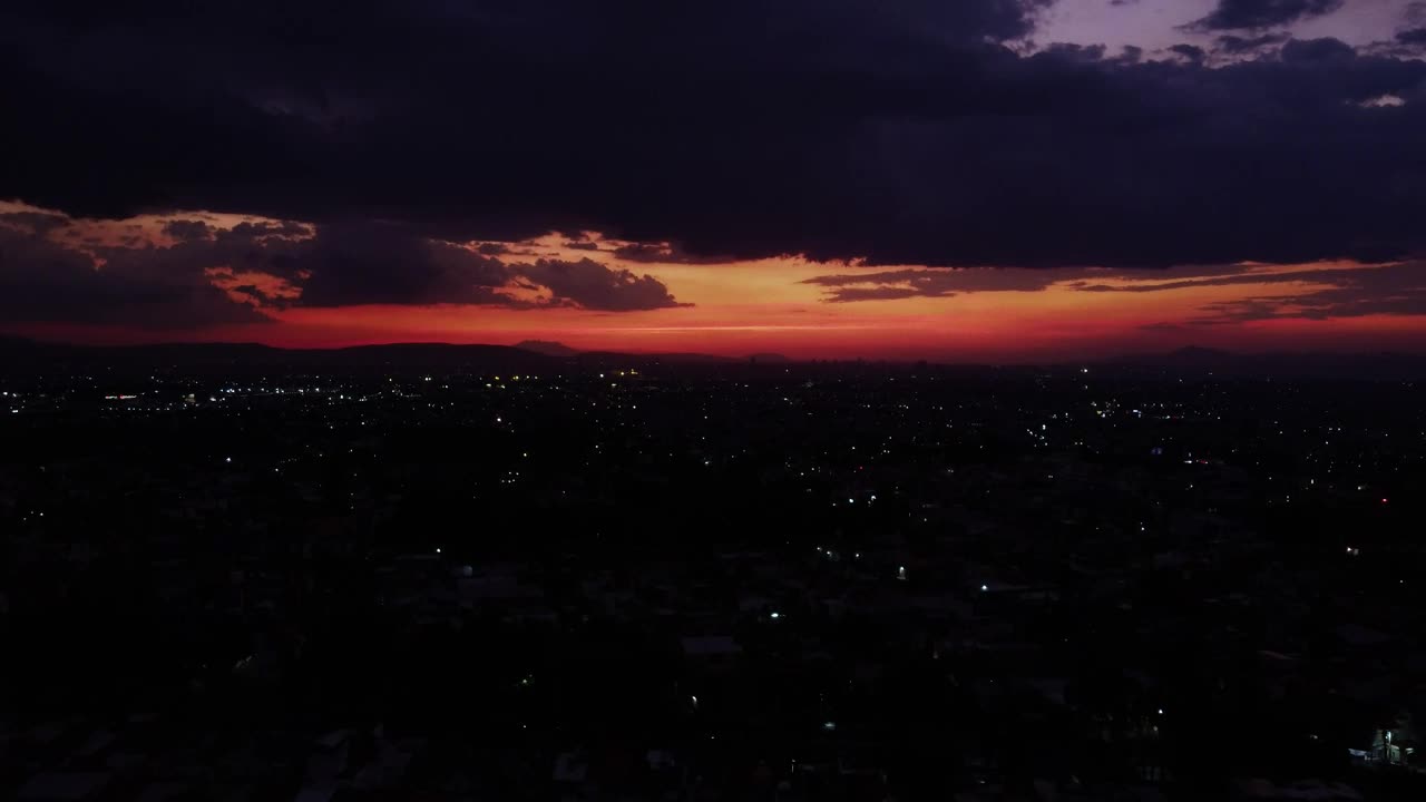 Download Free Video Stock tour high above a city at dusk Live Wallpaper