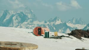 Free Video Stock tourist shelter on a snowy mountain Live Wallpaper